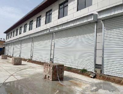 抗風卷（juàn）簾門